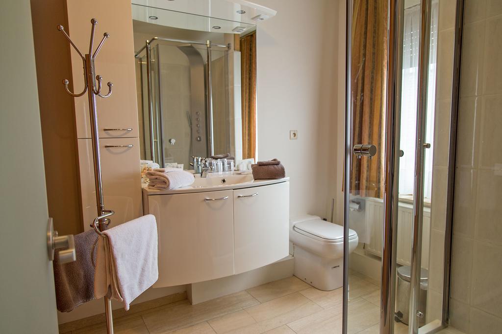 Hotel Wilgenhof Маасейк Экстерьер фото